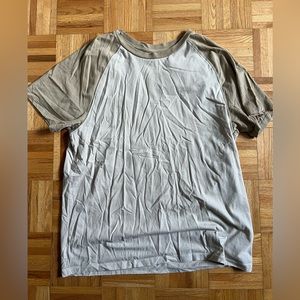 Two Old Navy T-Shirts Men’s Size L